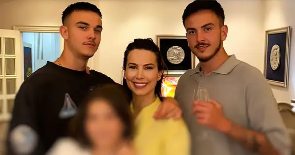 Arrestohen djemtë e Valbona Selimllarit! Rrahëm policin e shkatërruan dhomën e shoqërimit… img 6545