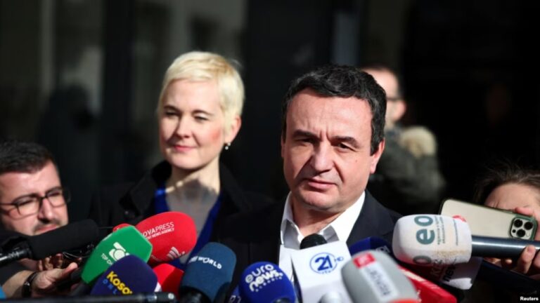Kurti voton në Prishtinë: Ftoj qytetarët të bëhen pjesë e vendimeve për komunat e tyre img 6983
