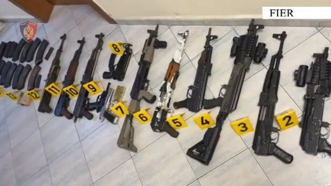 Zbulohet bazë kriminale në Fier: Sekuestrohen 13 armë zjarri dhe municion, arrestohet 38-vjeçari Milasim Ramaj img 6984