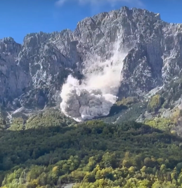 Masiv shkëmbor shkëputet në Theth, në “Shtegun e dhive” – fatmirësisht pa të lënduar img 6985