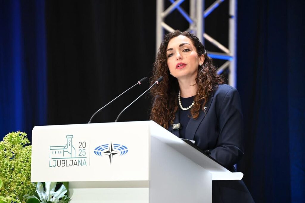 Presidentja Osmani nderohet me Çmimin e Asamblesë Parlamentare të NATO-s për Gratë, Paqen dhe Sigurinë img 7051