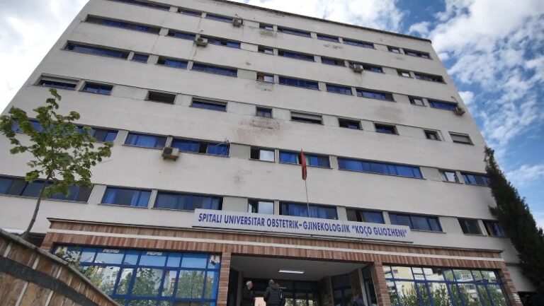 Tiranë – Foshnja humb jetën gjatë lindjes, nën akuzë dy gjinekologë të maternitetit “Koço Gliozheni” img 7182