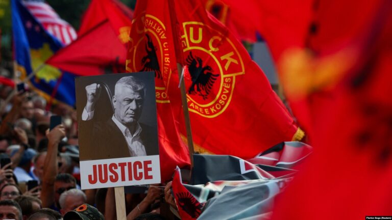 Tiranë/Sot protesta në mbështetje të krerëve të UÇK-së që po gjykohen në Hagë img 7183