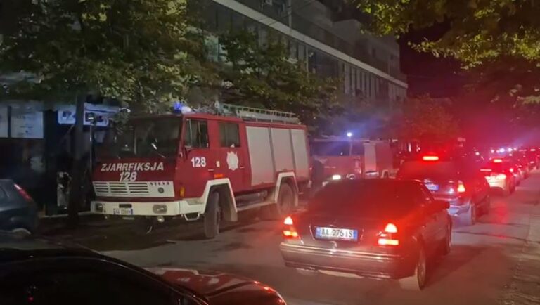 Merr flakë hoteli në Tiranë/ Evakuohen klientët dhe stafi img 7235