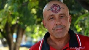Vdes Manchester United, tifozi i zjarrtë që ndërroi emrin dhe bëri stemën e klubit në ballë img 7238