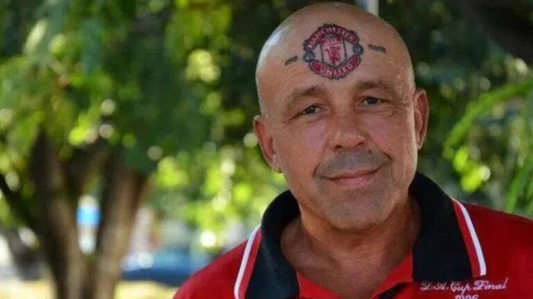 Vdes Manchester United, tifozi i zjarrtë që ndërroi emrin dhe bëri stemën e klubit në ballë img 7238