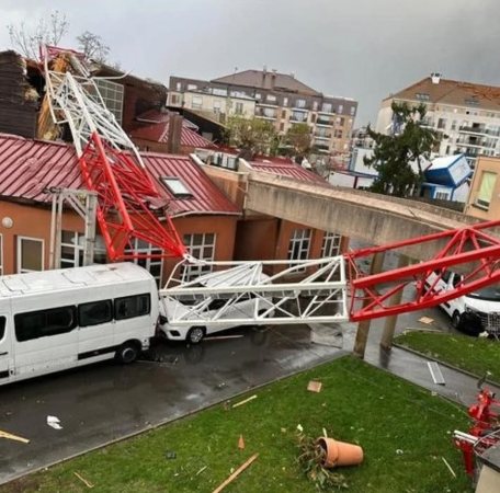 Tornadoja godet Parisin-një i vdekur dhe disa të plagosur img 7336