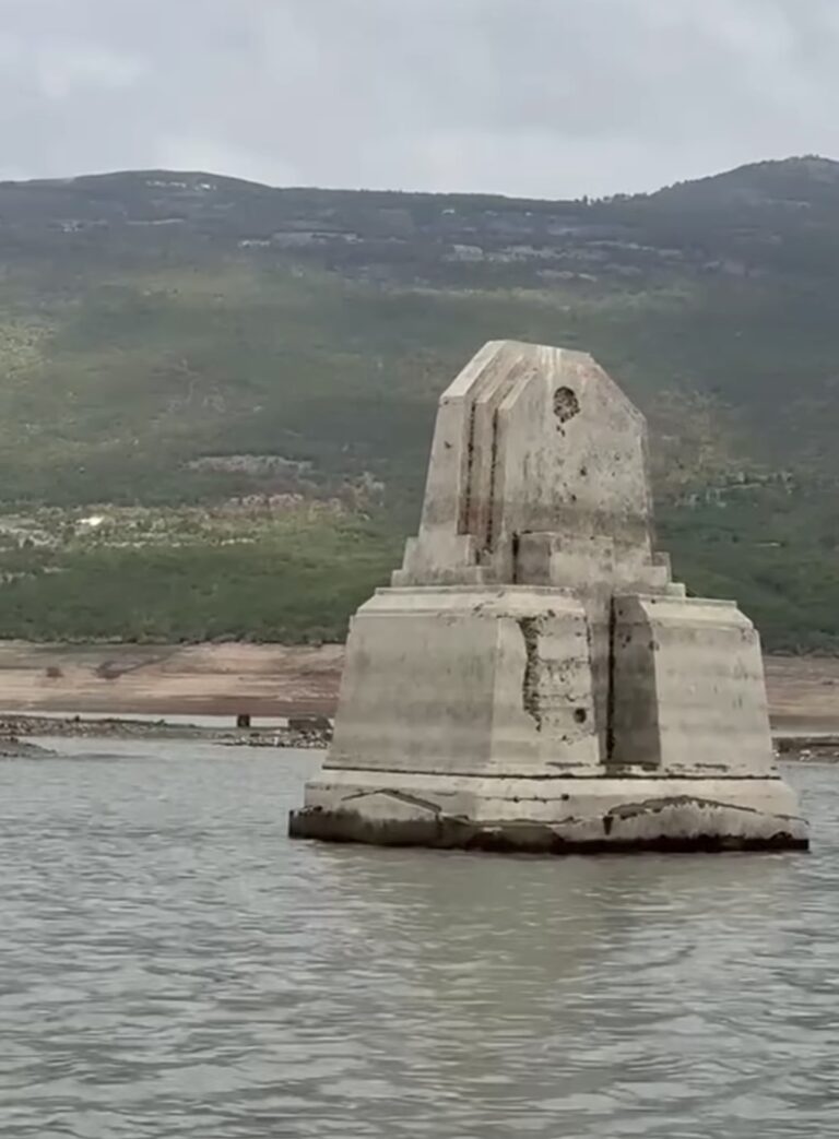Thatësira zbulon Kukësin e Vjetër – rënia e ujit në Fierzë afron “pikën e vdekjes” për hidrocentralin screenshot
