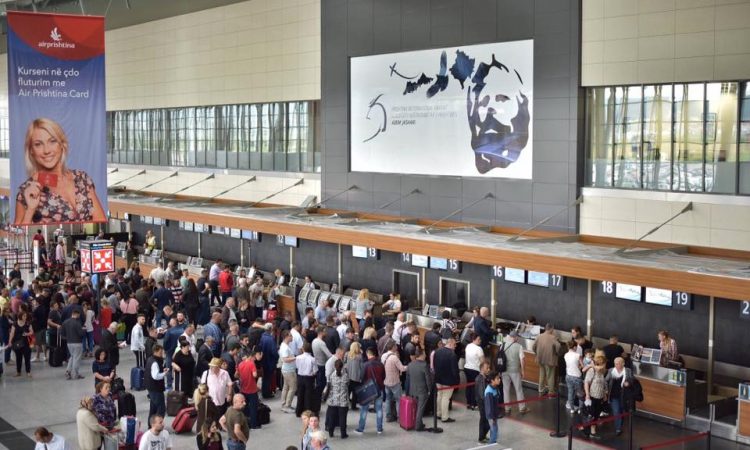 Tragjedi në Aeroportin e Prishtinës – një person humb jetën papritur gjatë check-in-it img 7473