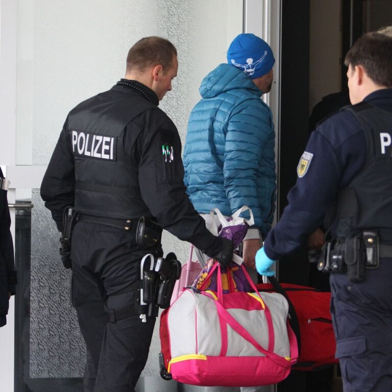Gjermani: Rritje e ndjeshme e deportimeve në vitin 2025 abschiebungen abgelehnter asylbewerber in leipzig