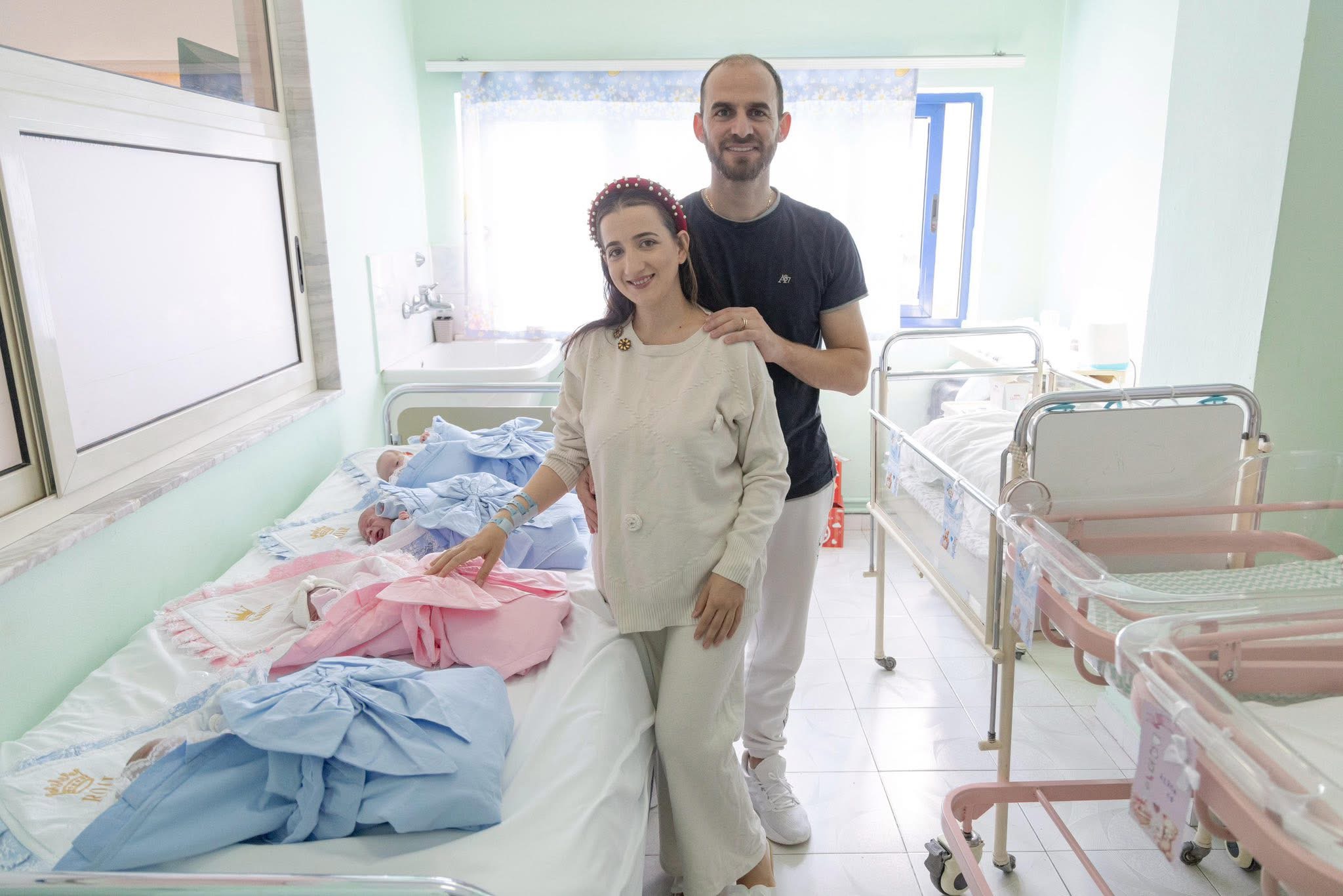 Mrekulli në “Koço Gliozheni”: Nëna nga Tirana sjell në jetë katërnjakë nga një shtatzani natyrale img 7577