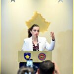 Osmani: Retorika e luftës dhe pamaturia e Vuçiç është jehonë e rrezikshme e së kaluarës së errët vjosa osmani 1 1024x565 (1)