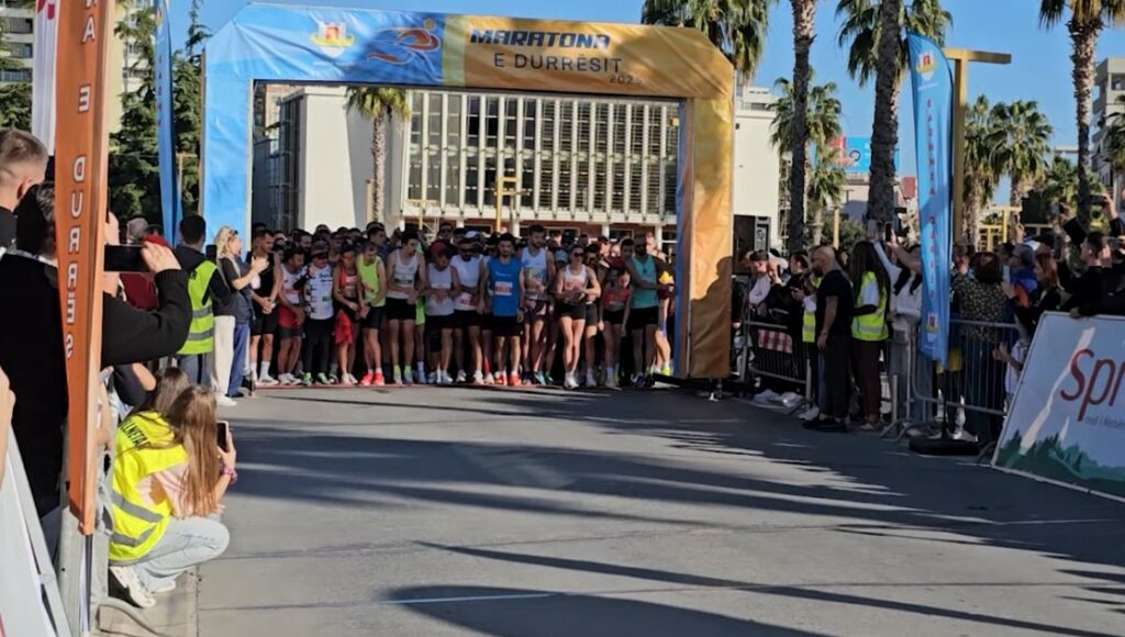 Maratona “Durrës 2025” sjell mbi 1 mijë garues në qytetin bregdetar img 8048